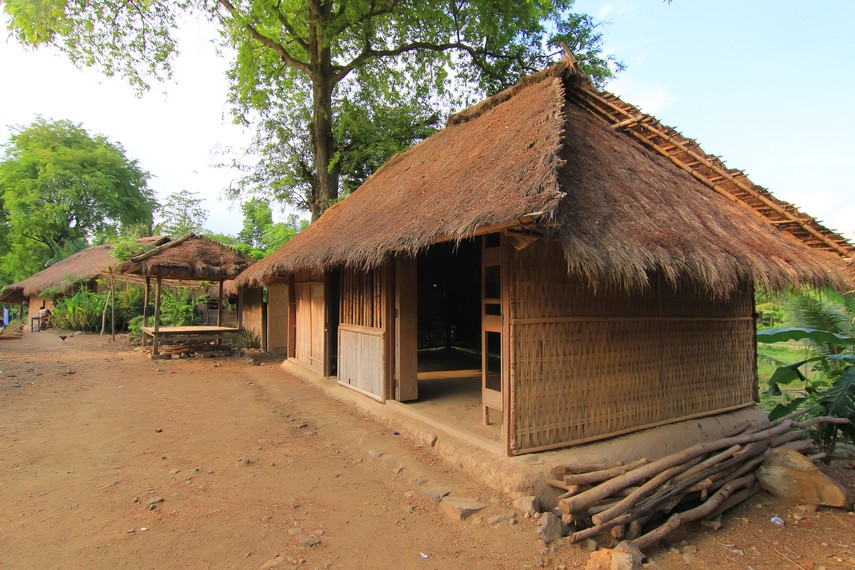 ende village houses