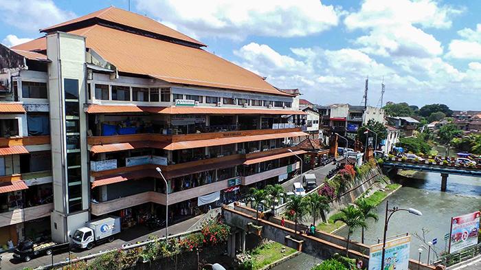 kumbasari traditional market
