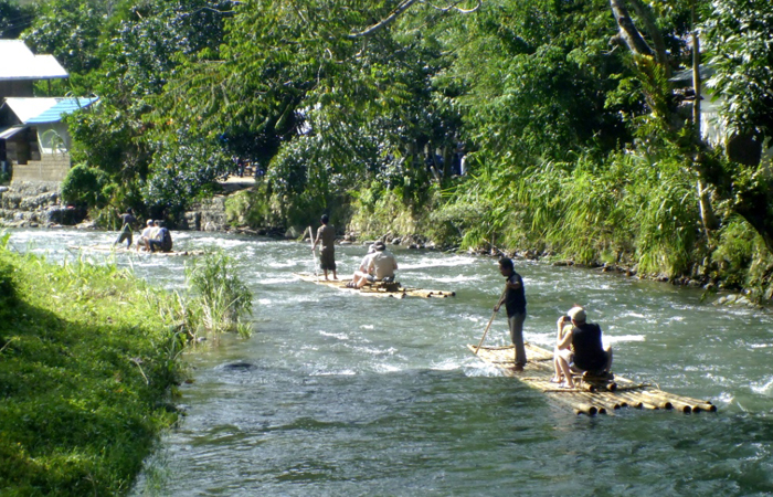 hiking in kalimantan