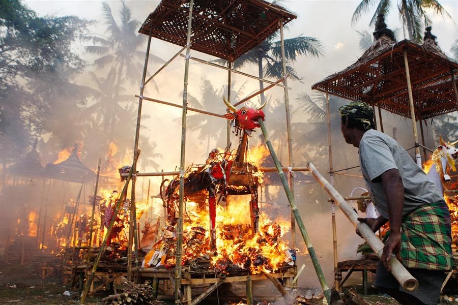 mass cremation in bali