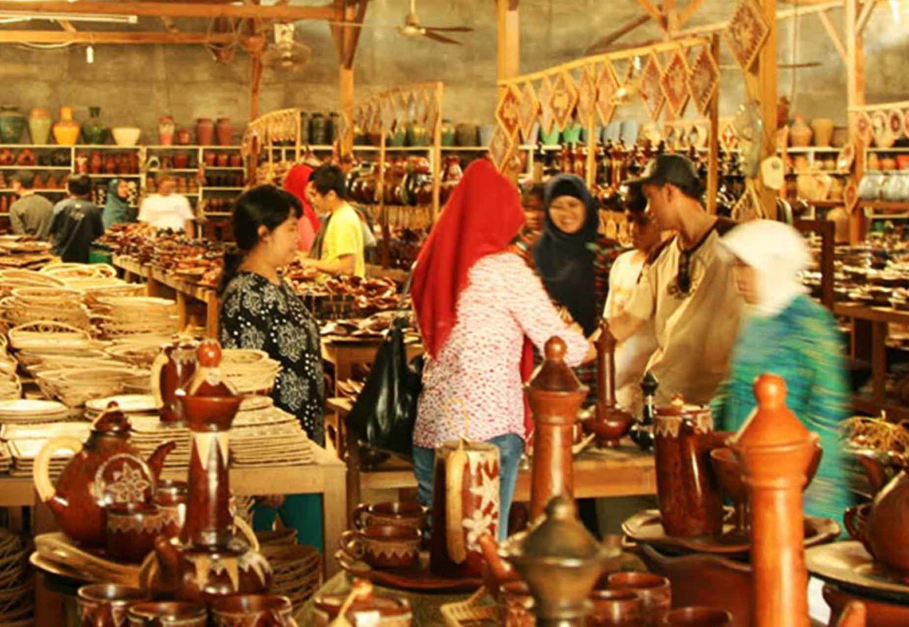 Banyumulek pottery village