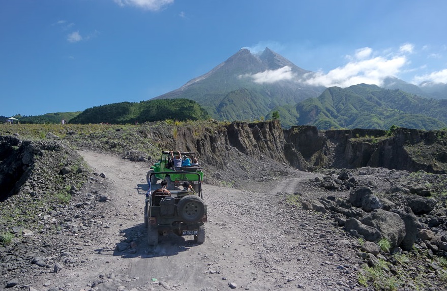 merapi tour by jeep