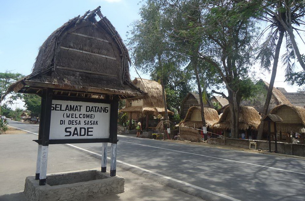 Mingle with the Sasak in Sade Village