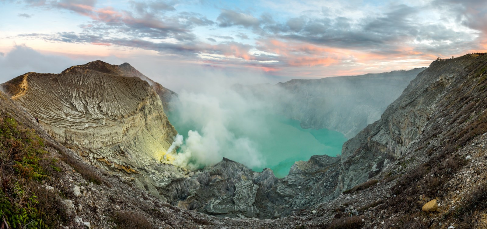 ijen crater