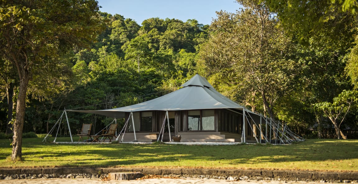 amanwana resort in pulau moyo