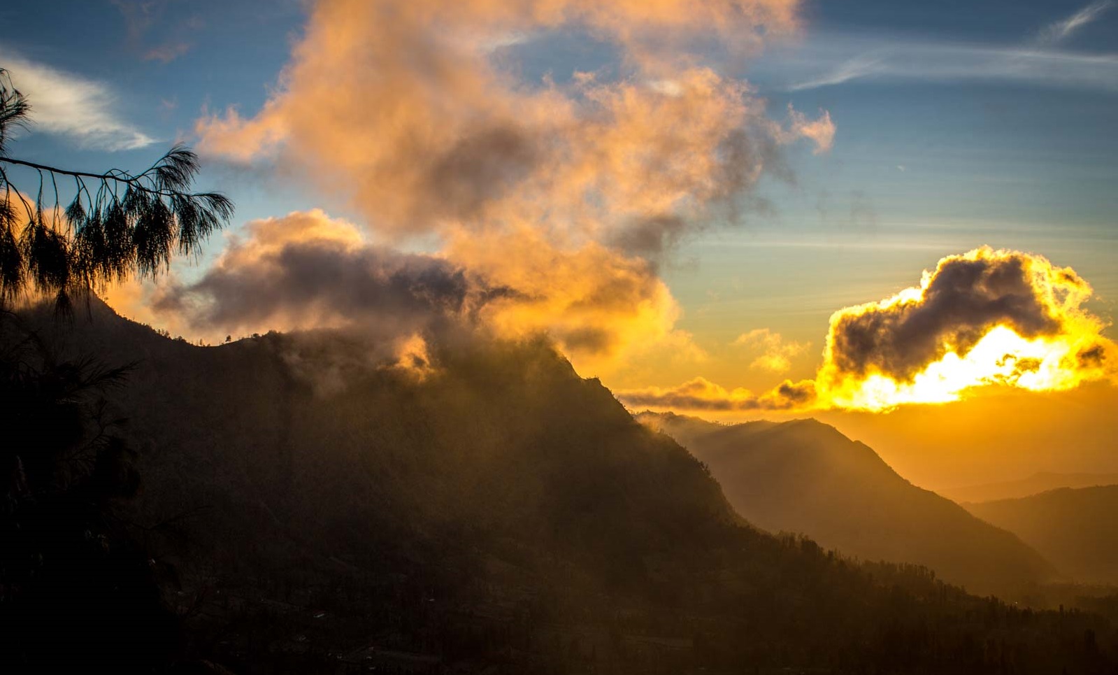 sunrise in mount bromo