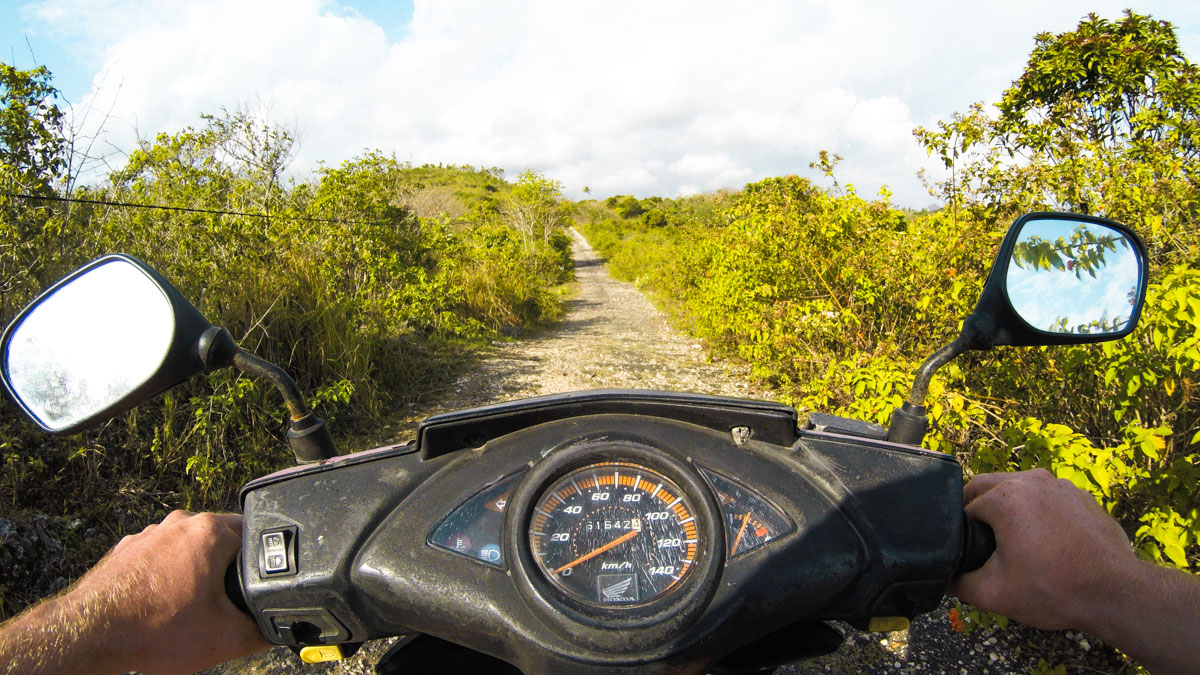renting a bike and guide in nusa penida