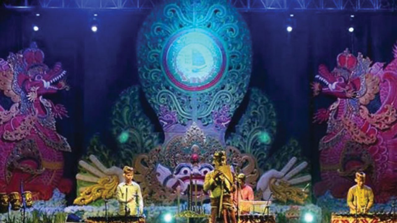 arts performance in sanur village festival