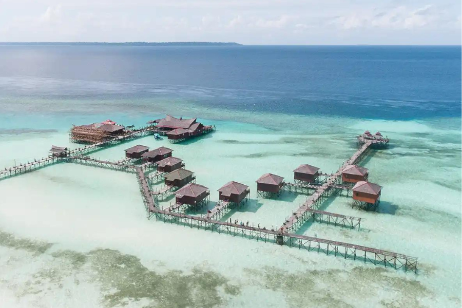 beautiful resort in maratua island