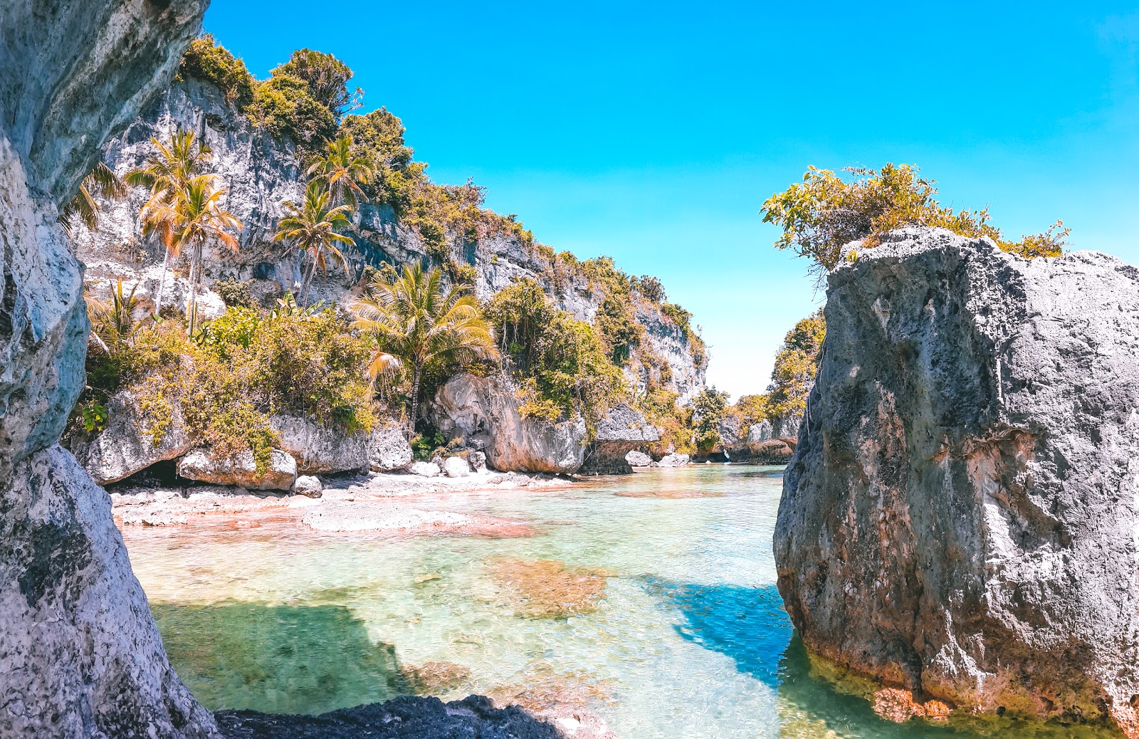 what to do in bahari beach south buton island