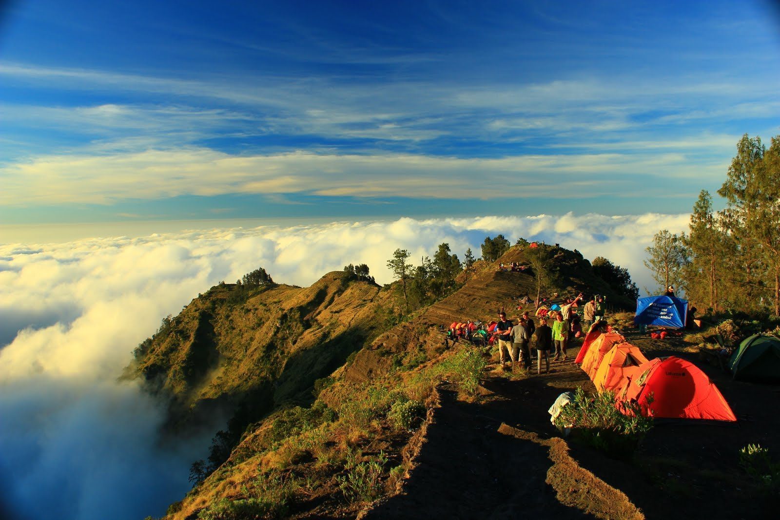 rinjani trekking through sembalun