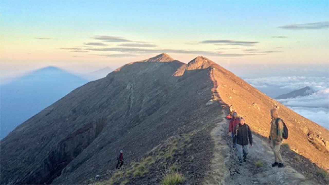 bali mount agung trekking
