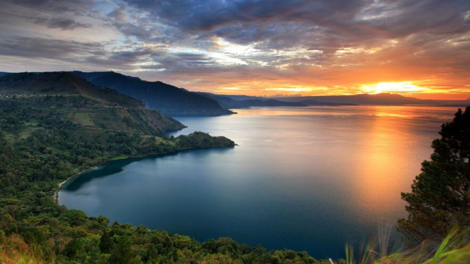 beautiful toba lake in north sumatra