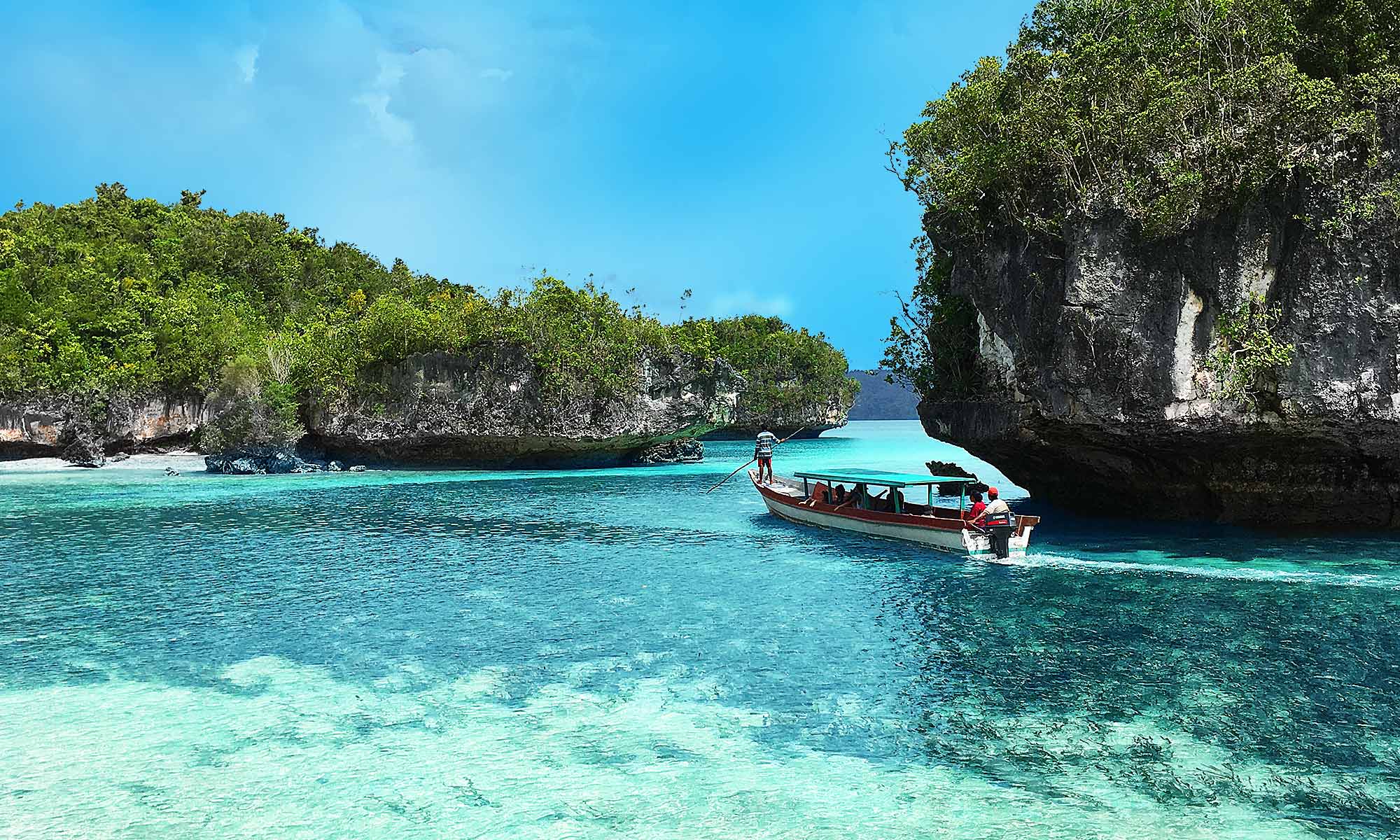rent a speed boat to visit raja ampat islands