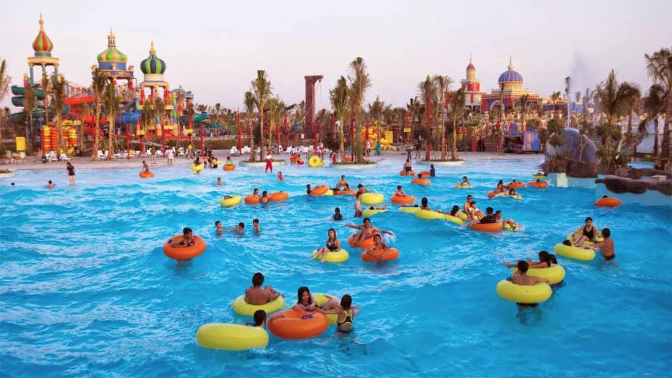 ciputra waterpark is the largest theme park in Southeast Asia