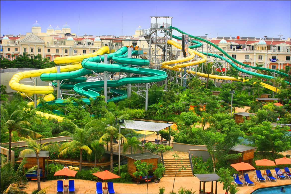 waterbom pik theme park in jakarta