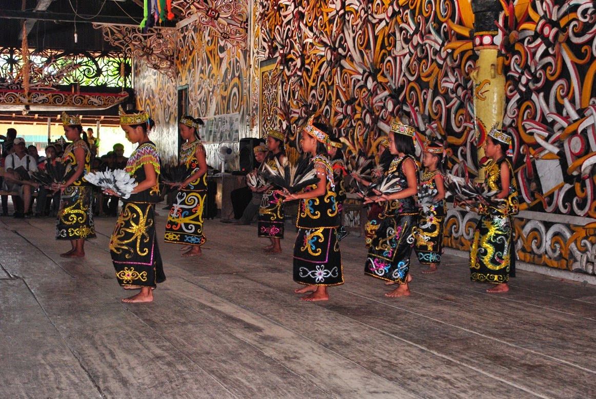 Leleng Dance is originally from east kalimantan