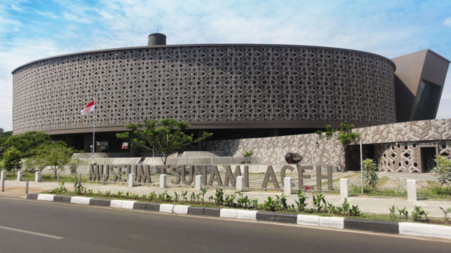 The Aceh Tsunami Museum is a symbolic monument