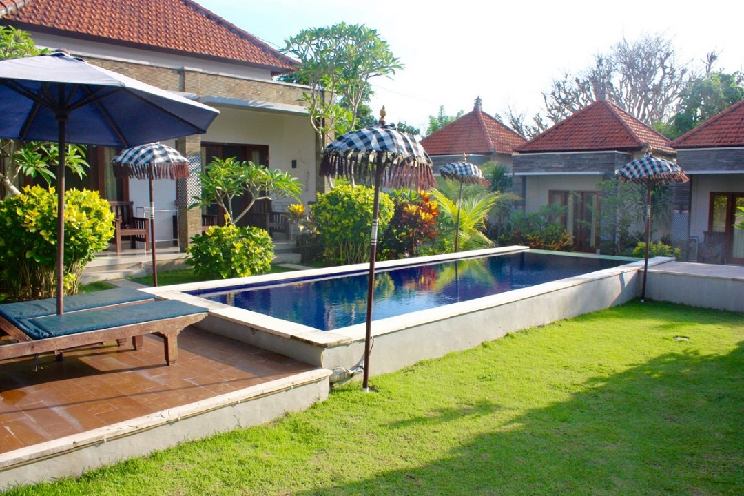 choose a strategic and flexible homestay for solo traveler