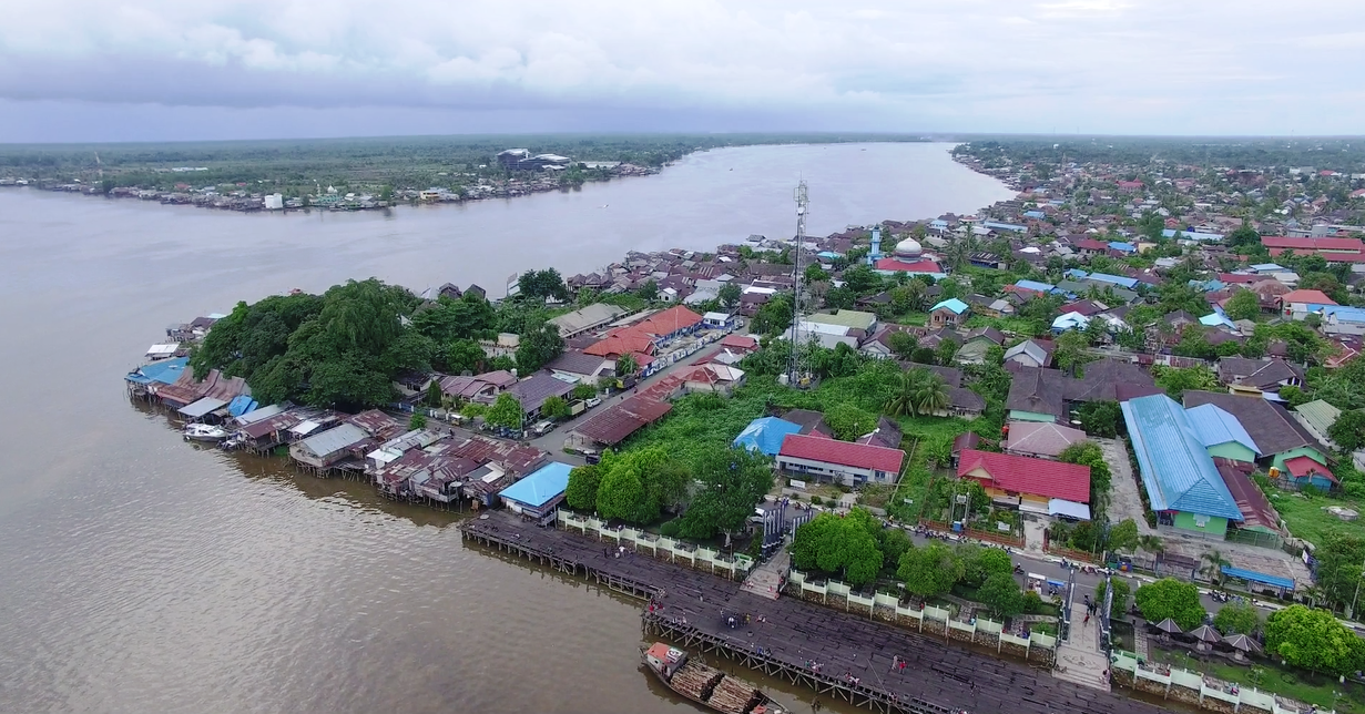 kapuas river in borneo