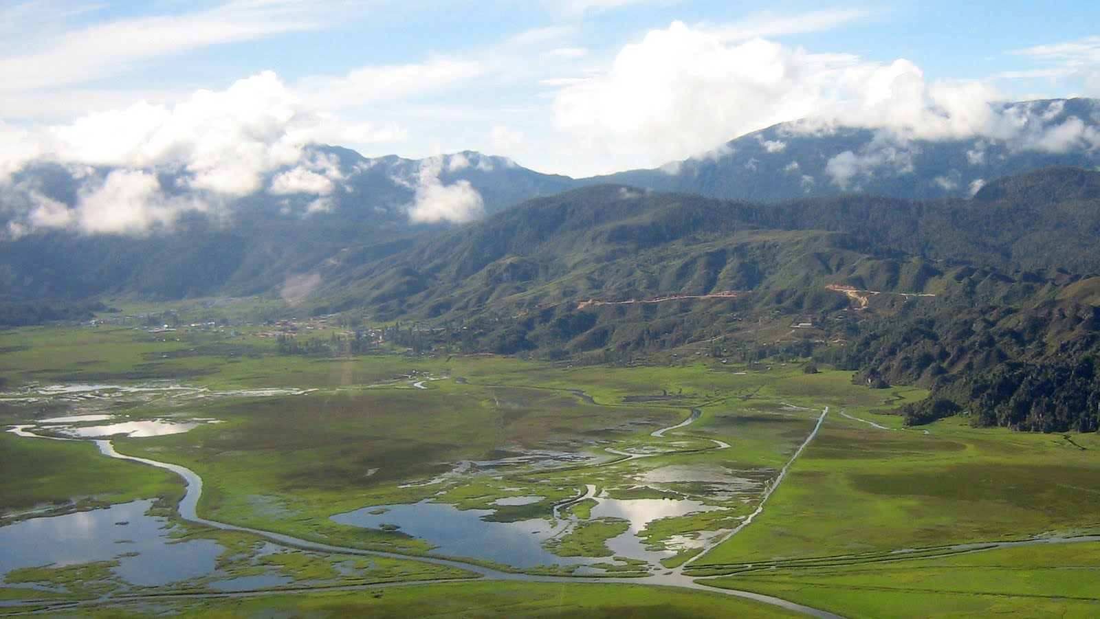 Paniai lake is nice place to visit while vacatioing in papua
