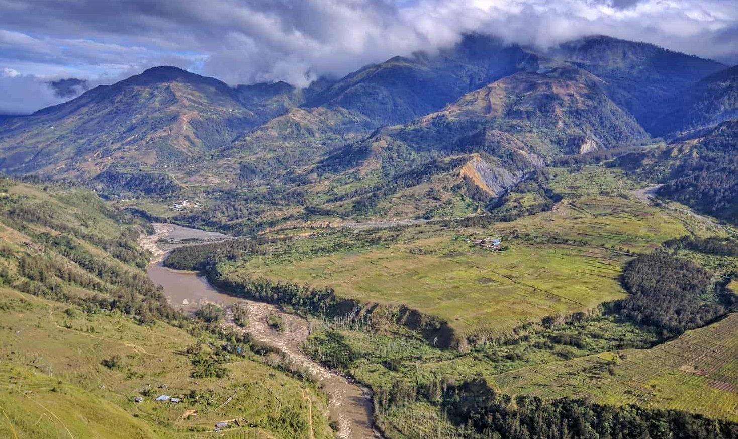 amazing airview of baliem valley