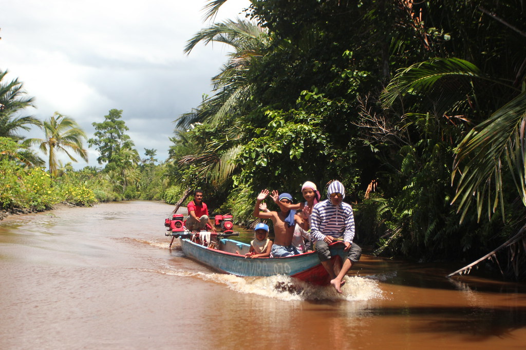 pompong transportaion in siberut mentawai