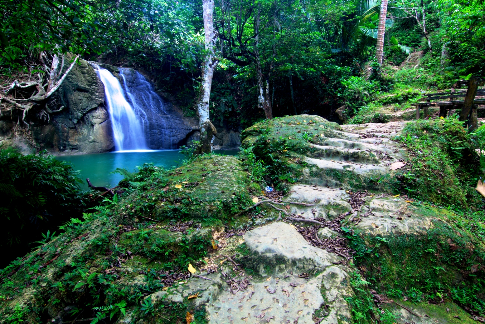 wafsarak waterfall in papua has stunning view