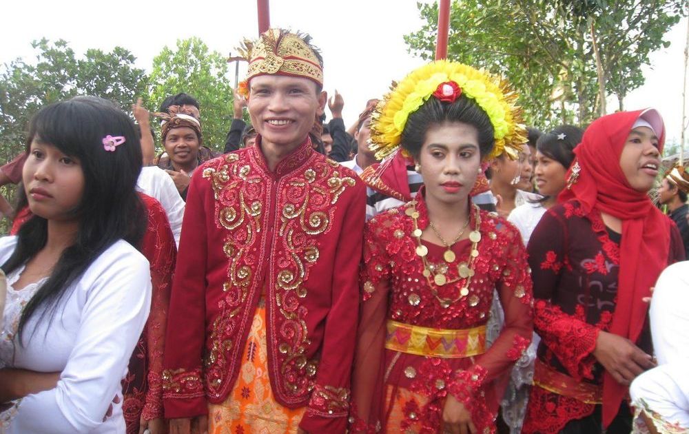marriage unique traditions of sasak tribe