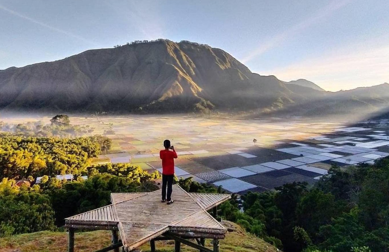 sembalun village as great spot for honeymoon couple