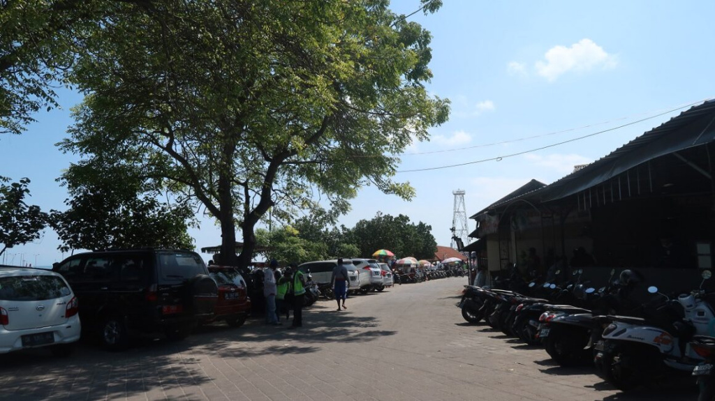things to do in jimbaran is to visit kedonganan fish market